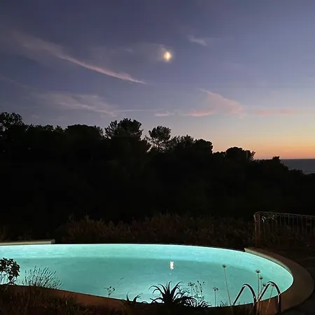 Andromede, De Charme Avec Vue Et Acces Vila *