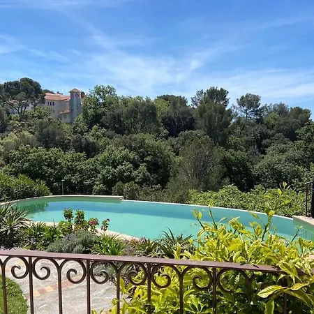 Vila Andromede, De Charme Avec Vue Et Acces Le Pradet
