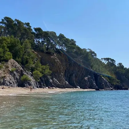 Andromede, De Charme Avec Vue Et Acces Le Pradet
