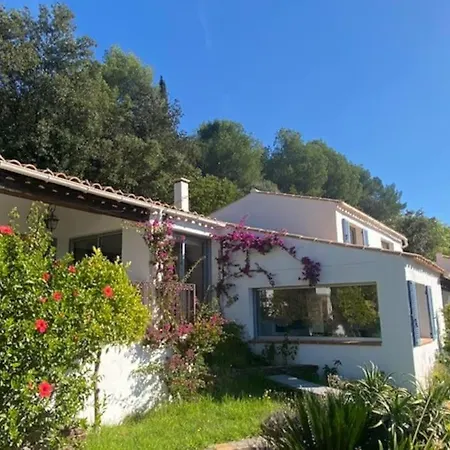 Andromede, De Charme Avec Vue Et Acces * Le Pradet